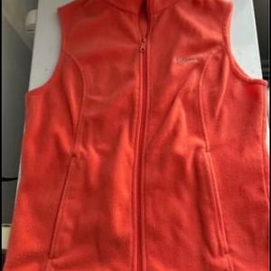NWOT Columbia fleece Vest (size large)